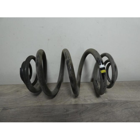Ressort de suspension arriere RENAULT TRAFIC 3 COURT PHASE 2 d’occasion