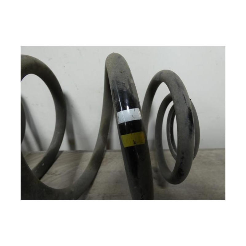 Ressort de suspension arriere RENAULT TRAFIC 3 COURT PHASE 2 d’occasion