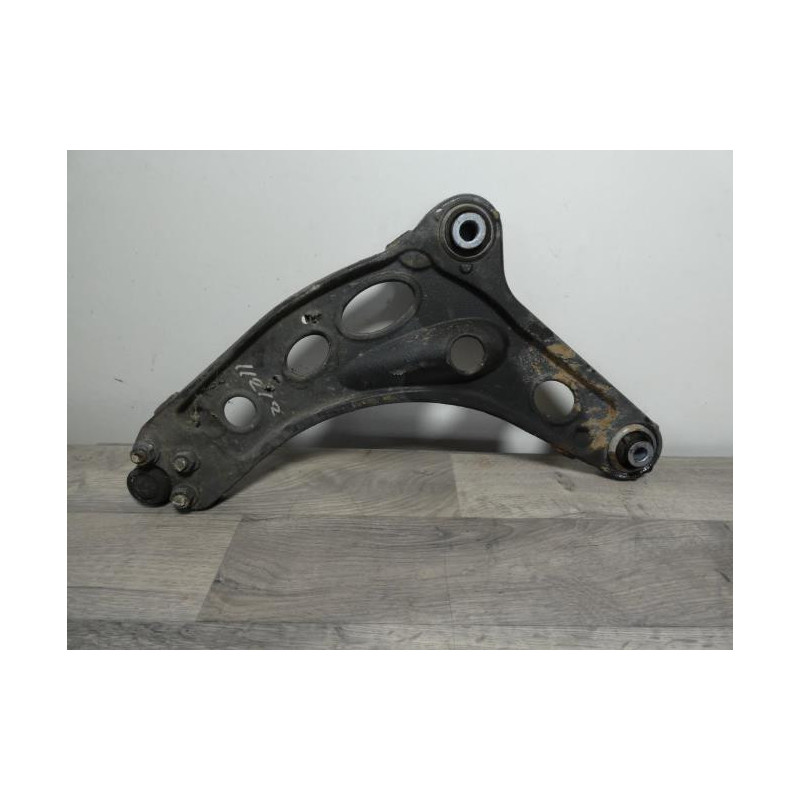 Triangle avant droit RENAULT TRAFIC 3 COURT PHASE 2 d’occasion