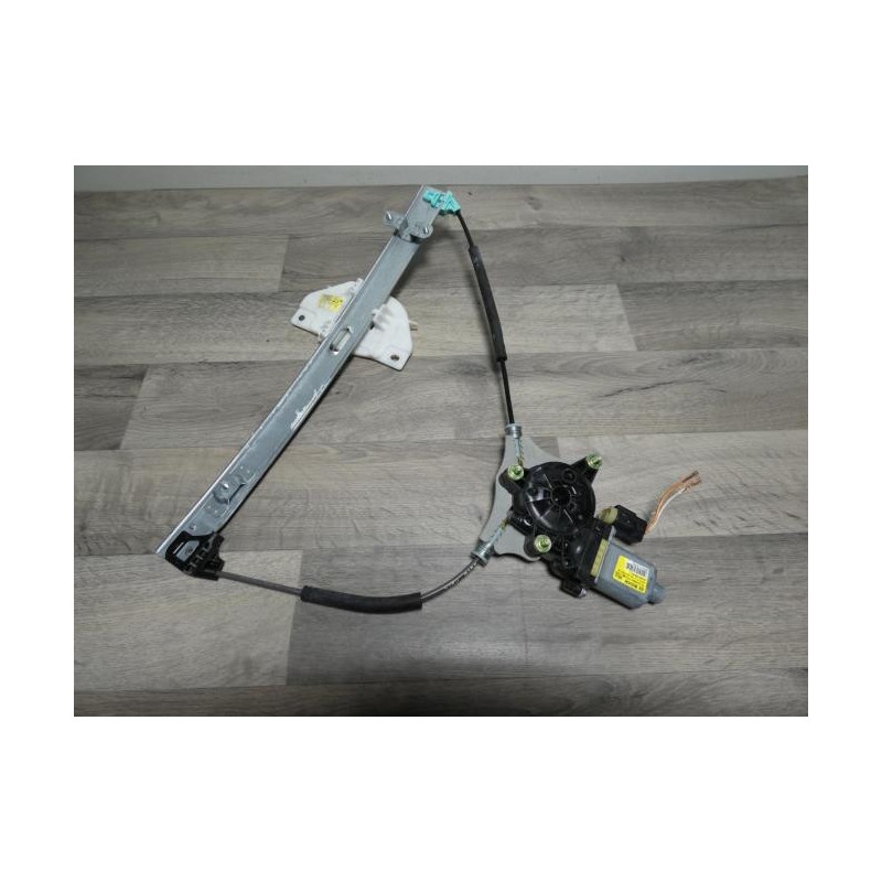 Leve vitre electrique avant droit KIA RIO 4 PHASE 1 d’occasion