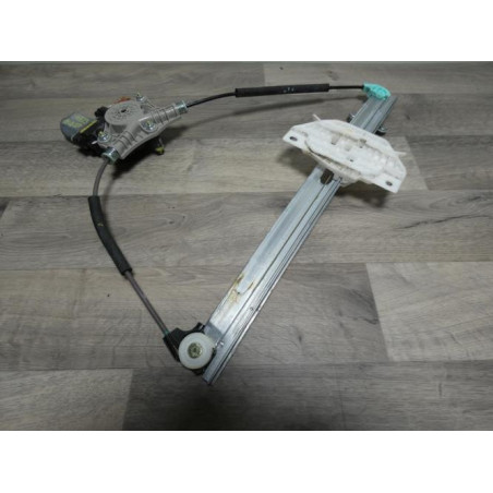 Leve vitre electrique avant droit KIA RIO 4 PHASE 1 d’occasion
