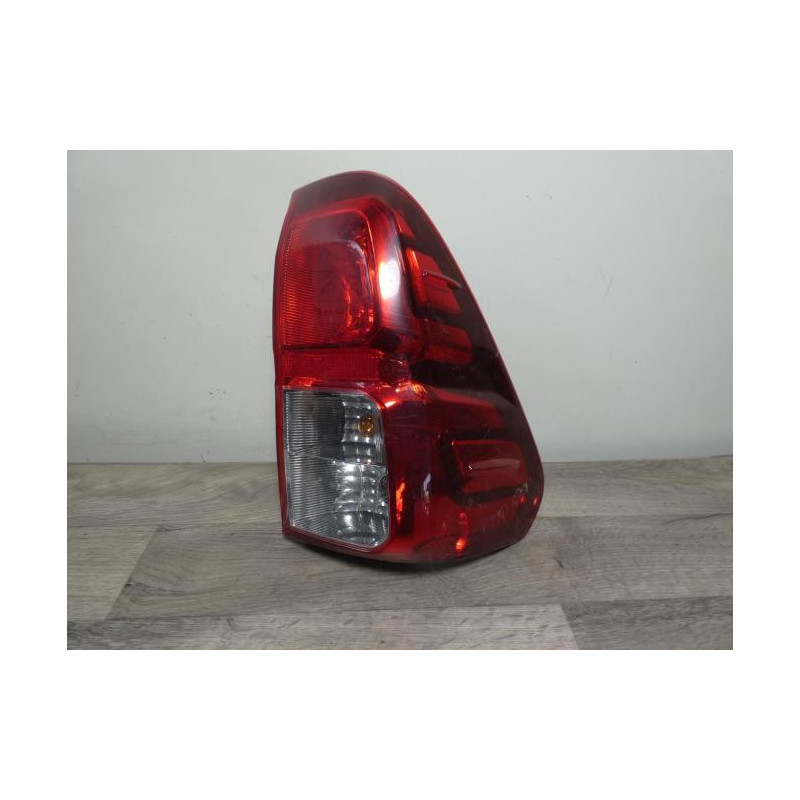 Feu arriere principal droit (feux) TOYOTA HILUX 5 PHASE 1 d’occasion