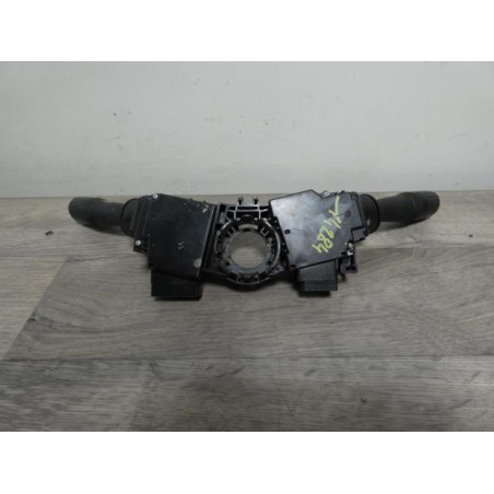 Com (Bloc Contacteur Tournant+Commodo Essuie Glace+Commodo Phare) TOYOTA HILUX 5 PHASE 1 d’occasion