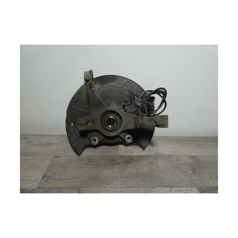 Fusee avant gauche OPEL MERIVA B PHASE 1 d’occasion