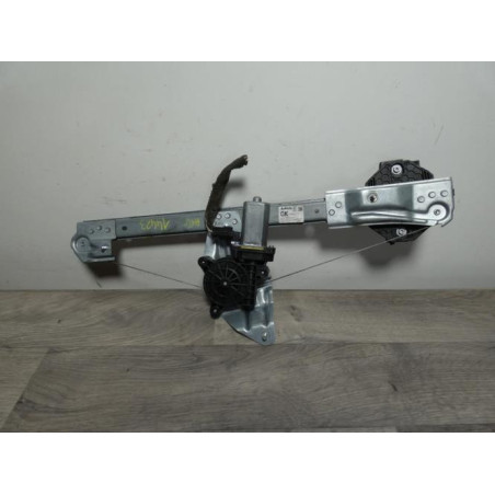 Leve vitre electrique avant gauche DACIA SANDERO 2 PHASE 1 d’occasion
