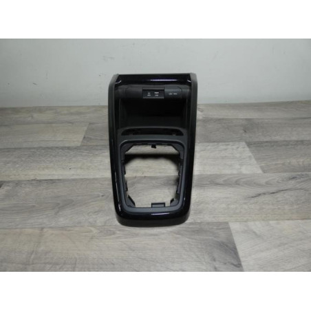 Console central (interieur plastique) KIA RIO 4 PHASE 1 d’occasion