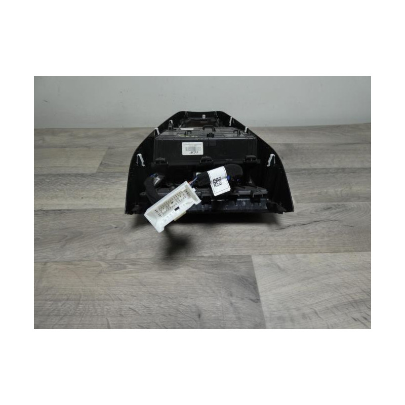 Console central (interieur plastique) KIA RIO 4 PHASE 1 d’occasion