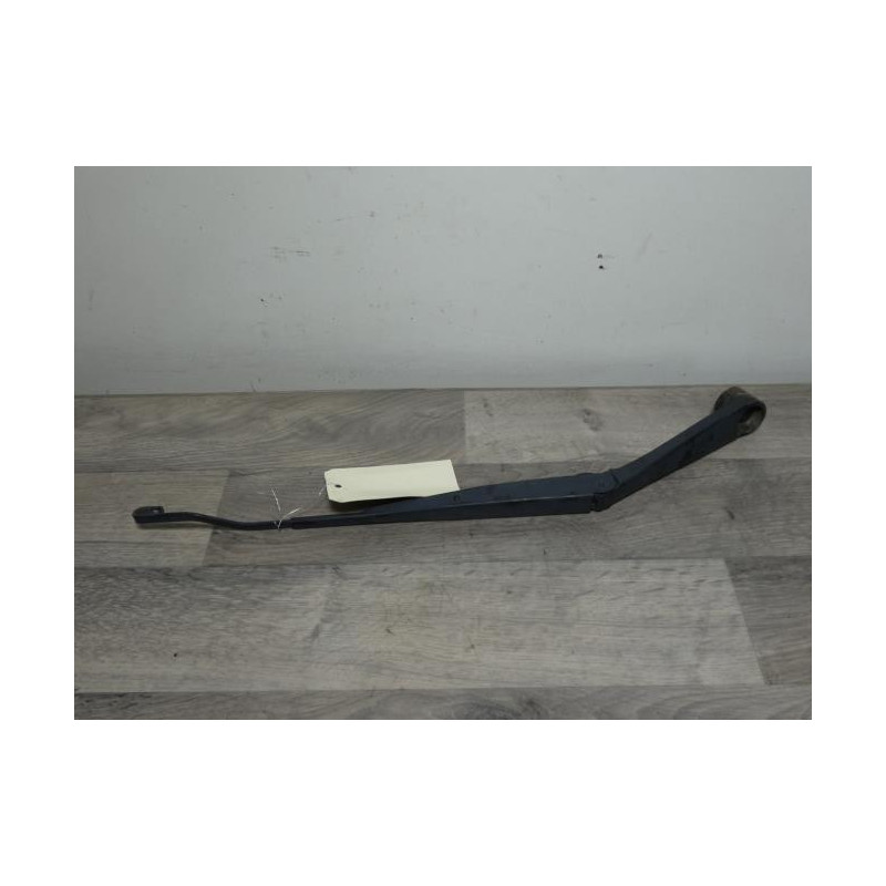Bras essuie glace avant gauche KIA RIO 4 PHASE 1 d’occasion