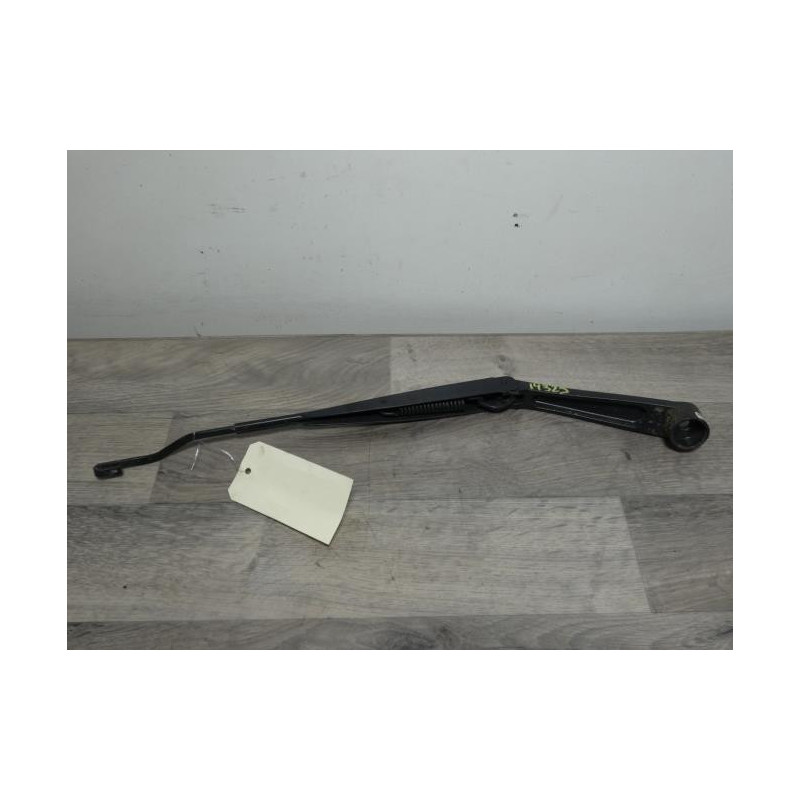 Bras essuie glace avant gauche KIA RIO 4 PHASE 1 d’occasion