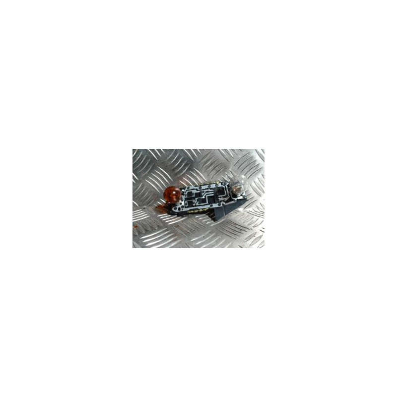 Platine feu arriere droit TOYOTA YARIS 2 PHASE 2 d’occasion