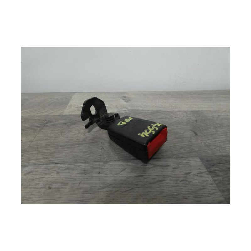 Attache ceinture arriere droit FIAT PUNTO 3 d’occasion