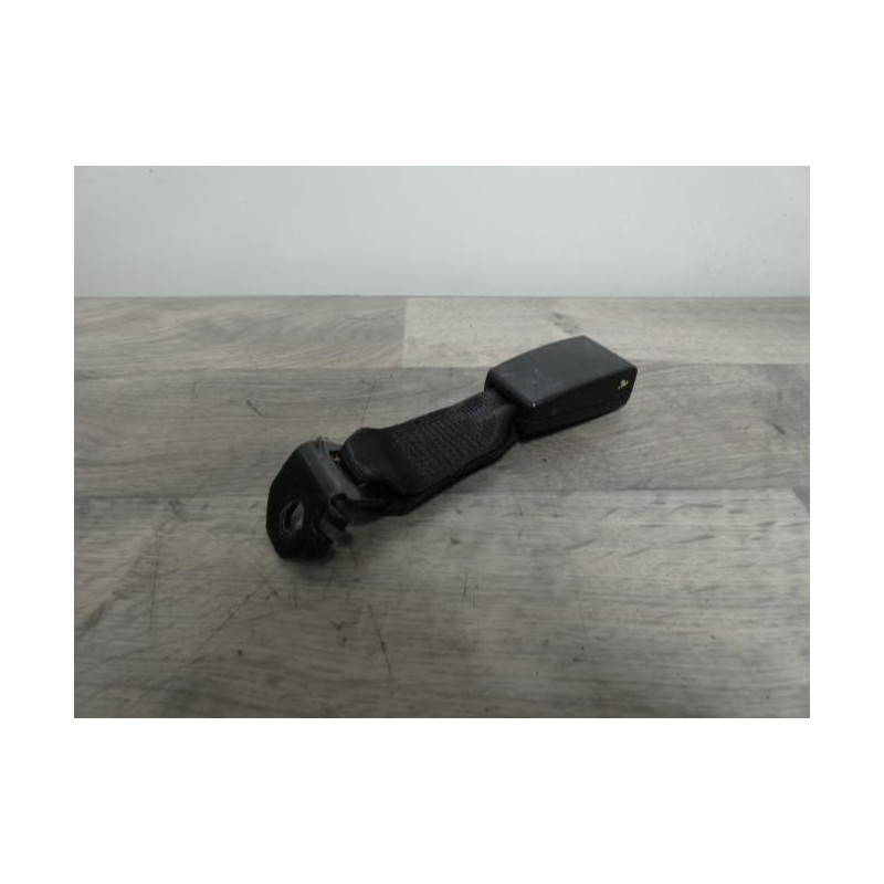 Attache ceinture arriere centrale FIAT PUNTO 3 d’occasion