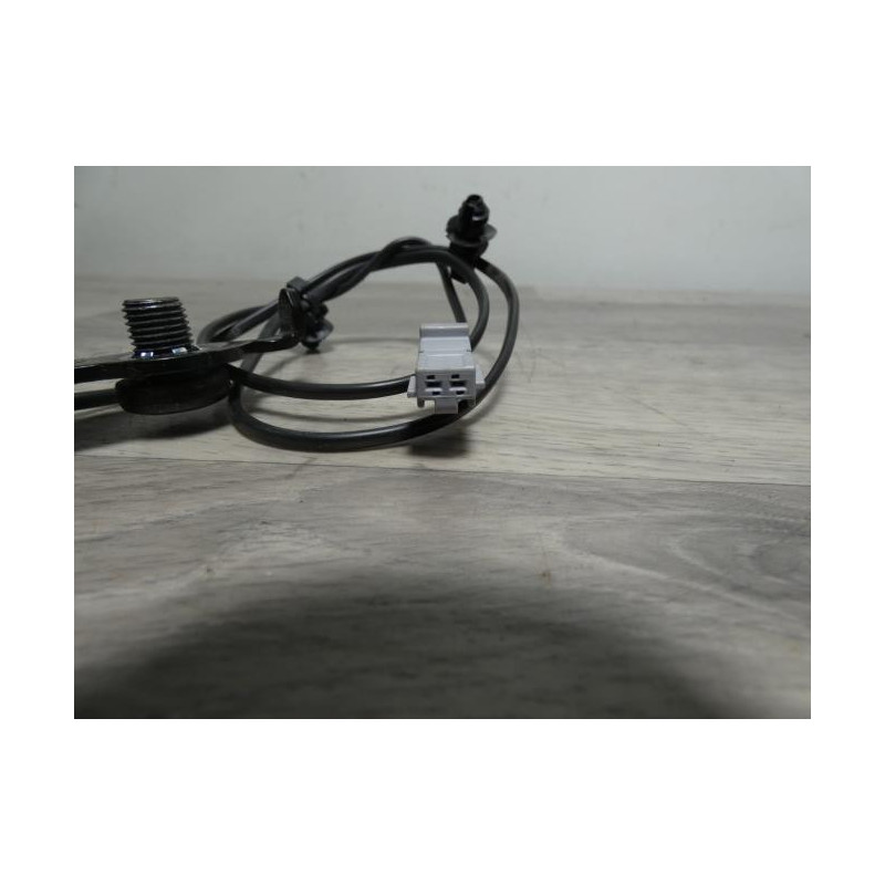 Attache ceinture avant gauche FIAT PUNTO 3 d’occasion