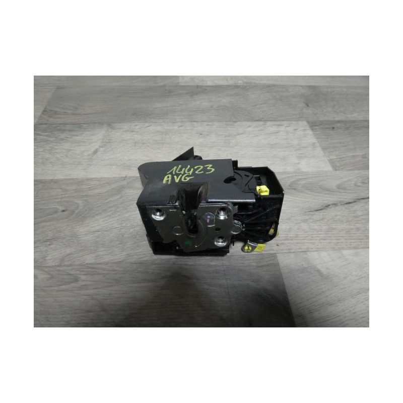 Serrure avant gauche DACIA SANDERO 2 PHASE 1 d’occasion