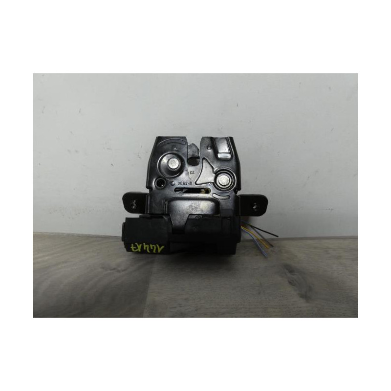 Serrure de coffre FORD FIESTA 6 PHASE 2 d’occasion