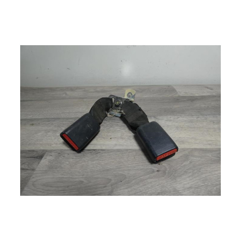 Attache ceinture arriere centrale TOYOTA HILUX 5 PHASE 1 d’occasion