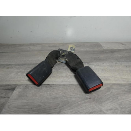 Attache ceinture arriere centrale TOYOTA HILUX 5 PHASE 1 d’occasion