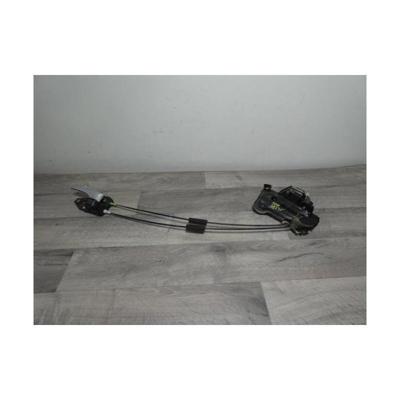 Serrure avant gauche TOYOTA HILUX 5 PHASE 1 d’occasion