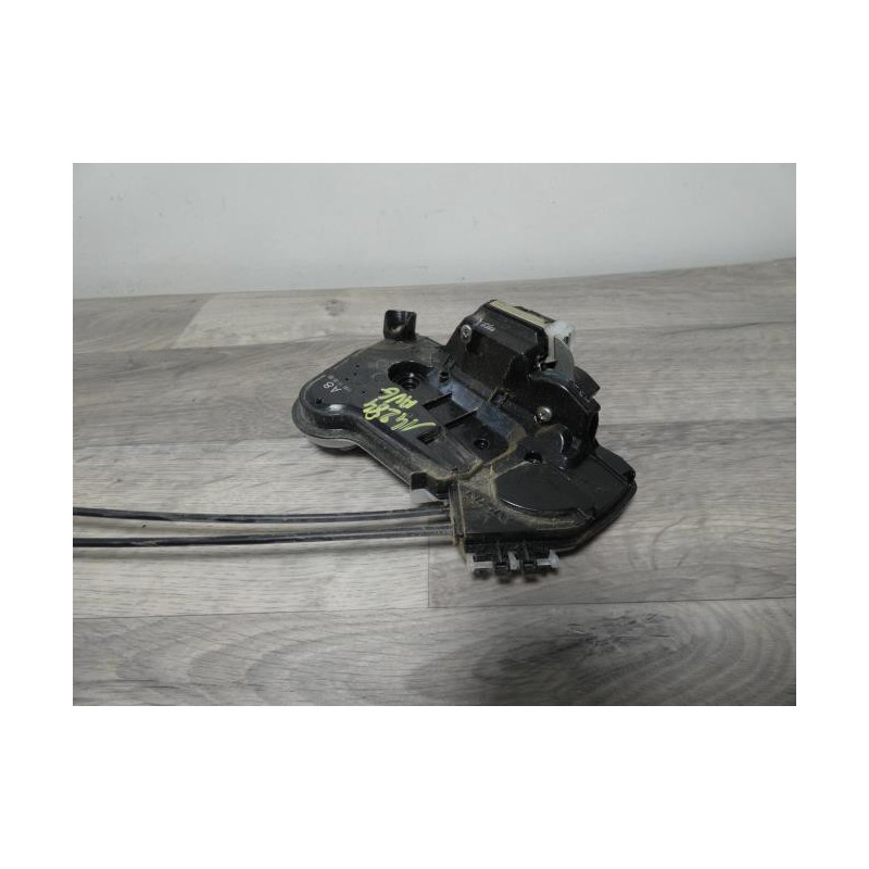 Serrure avant gauche TOYOTA HILUX 5 PHASE 1 d’occasion