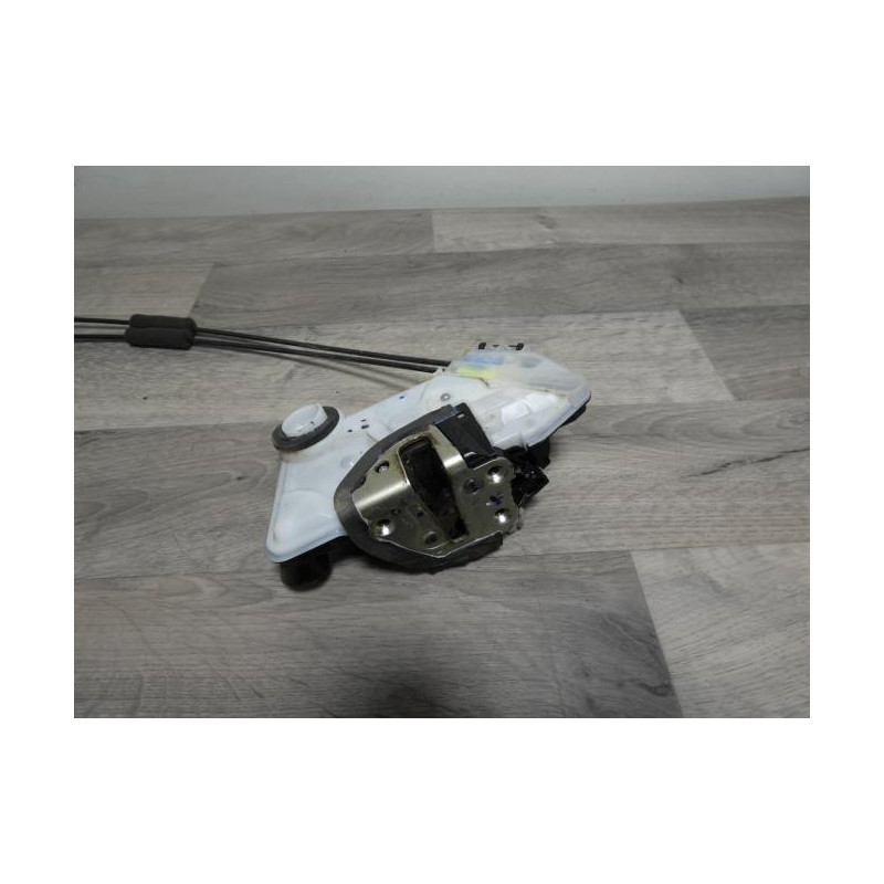 Serrure avant gauche TOYOTA HILUX 5 PHASE 1 d’occasion