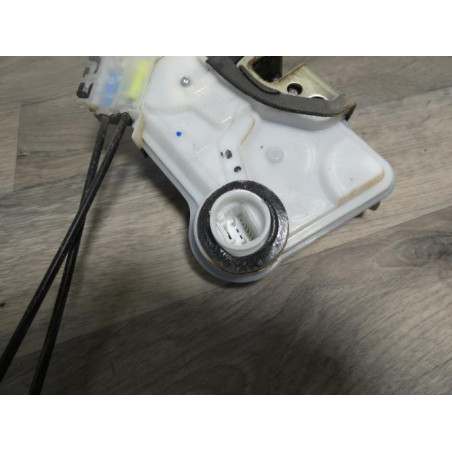 Serrure avant gauche TOYOTA HILUX 5 PHASE 1 d’occasion