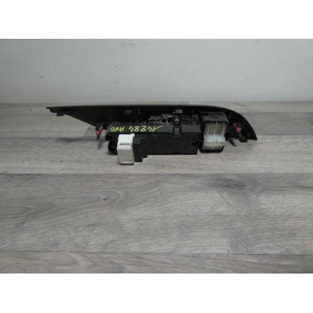 Interrupteur de leve vitre avant gauche TOYOTA HILUX 5 PHASE 1 d’occasion