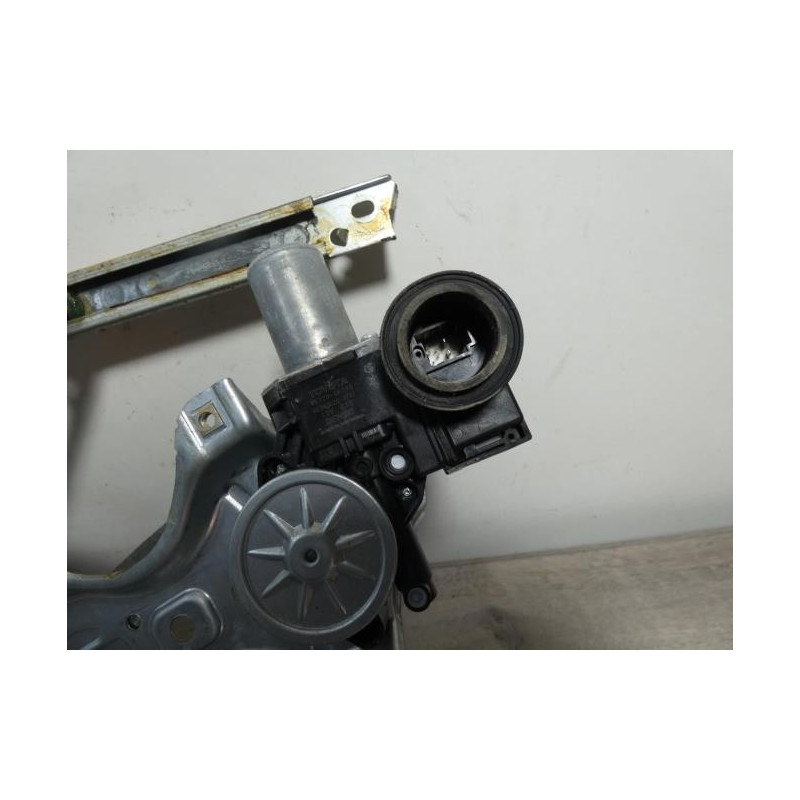 Leve vitre electrique avant gauche TOYOTA HILUX 5 PHASE 1 d’occasion