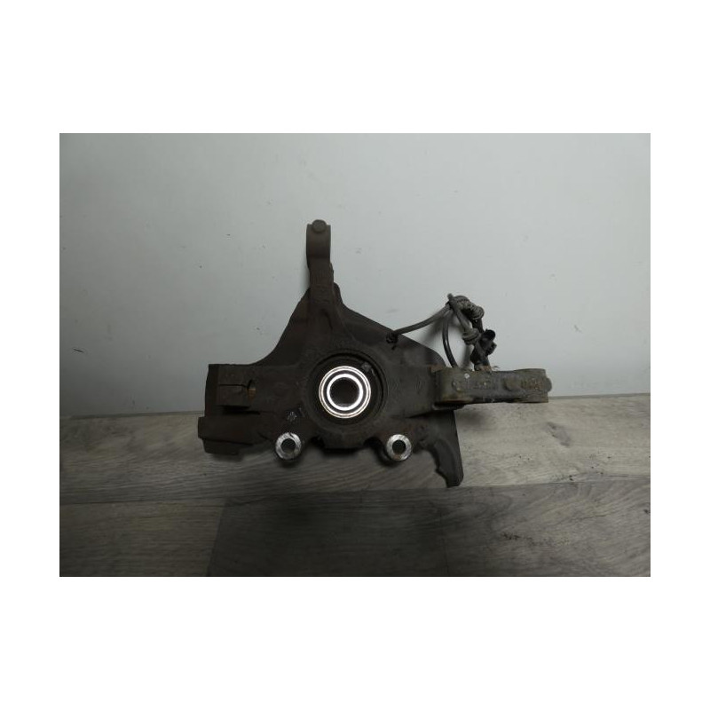 Fusee avant gauche FIAT PUNTO 3 d’occasion