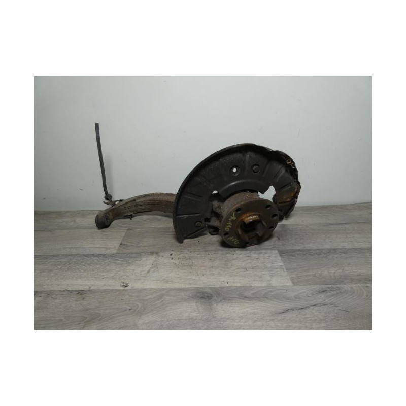 Fusee avant gauche AUDI Q7 1 PHASE 1 d’occasion