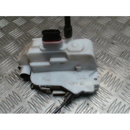 Serrure avant droit RENAULT TWINGO 2 PHASE 1 d’occasion