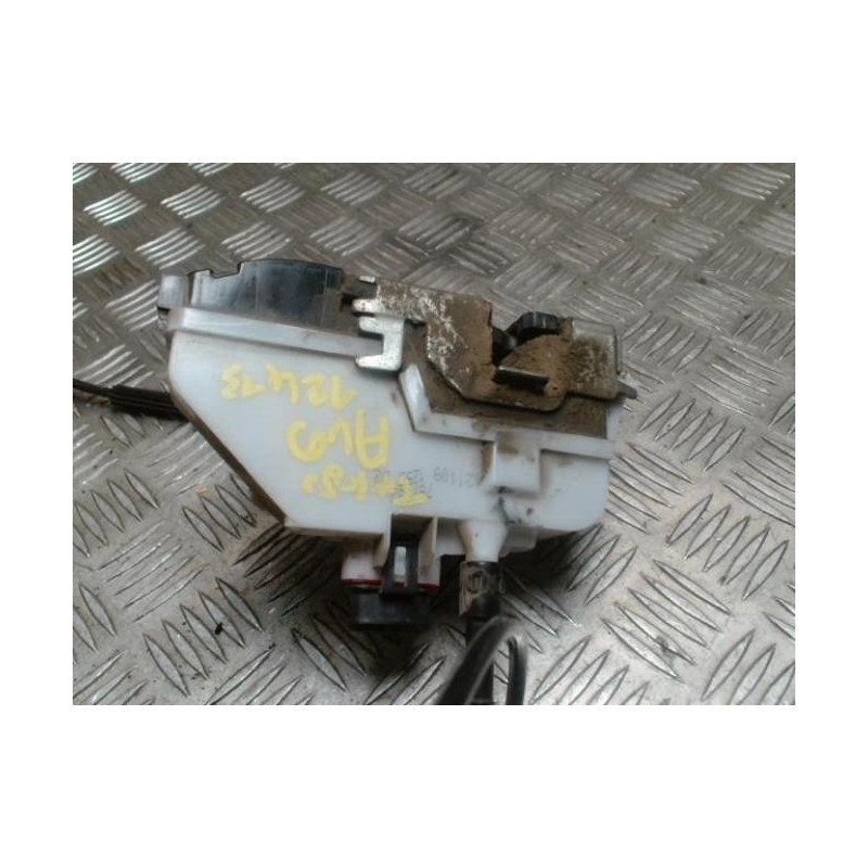 Serrure avant droit RENAULT TWINGO 2 PHASE 1 d’occasion