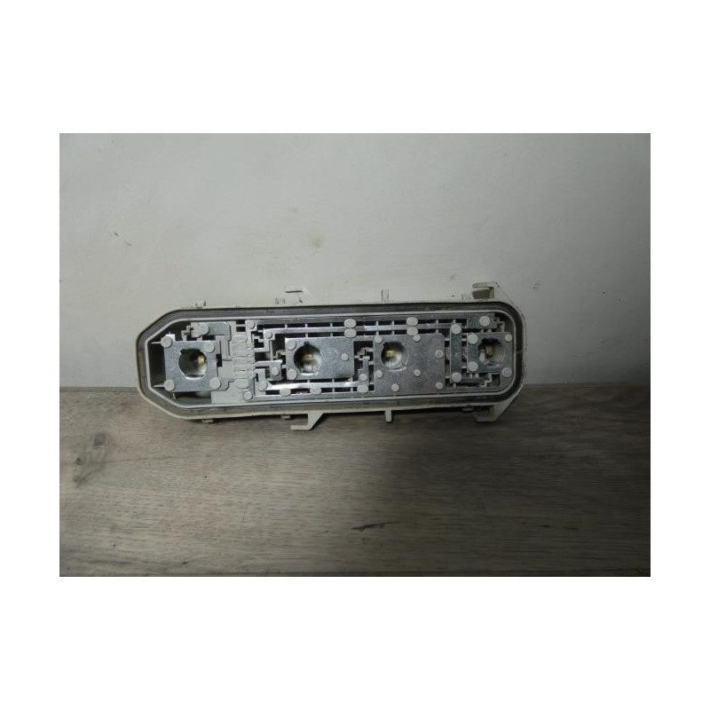 Platine feu arriere droit RENAULT CLIO 2 PHASE 2 d’occasion