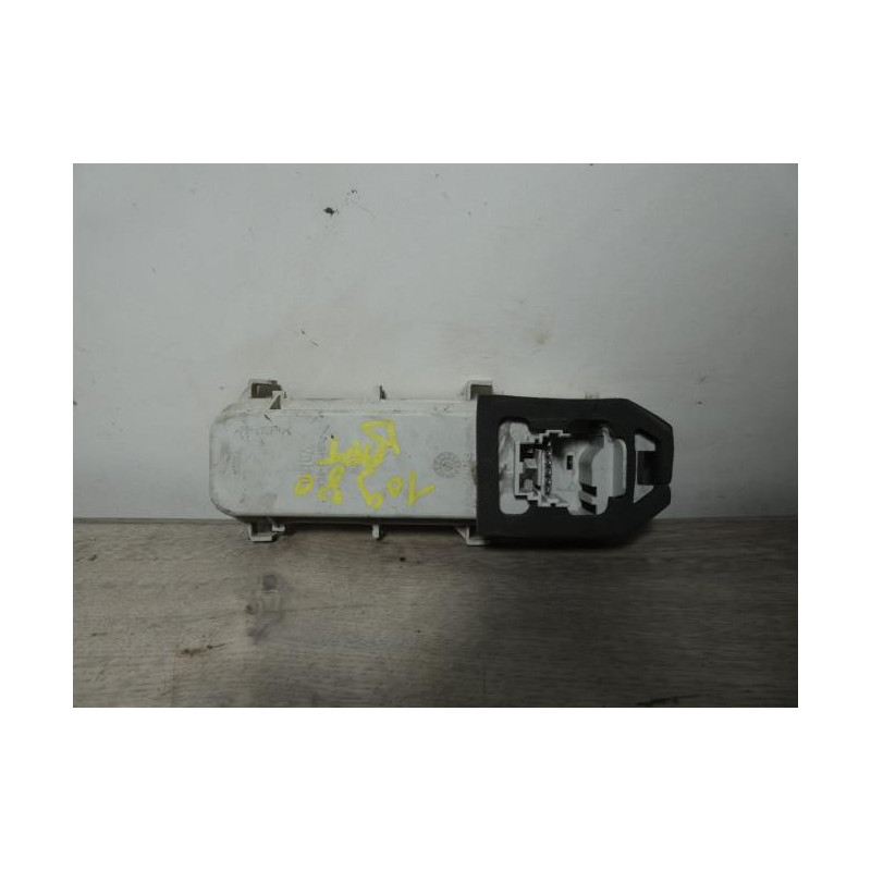 Platine feu arriere droit RENAULT CLIO 2 PHASE 2 d’occasion