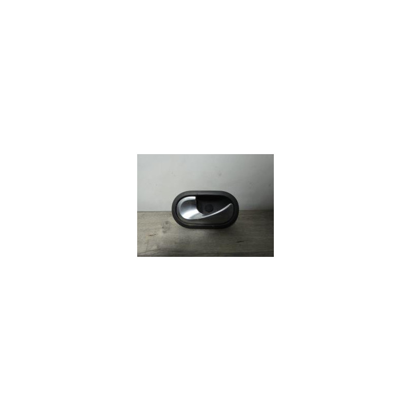 Poignee interieur avant gauche RENAULT MEGANE 2 PHASE 2 d’occasion