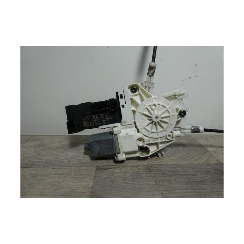 Leve vitre electrique avant gauche PEUGEOT 407 PHASE 1 BREAK d’occasion