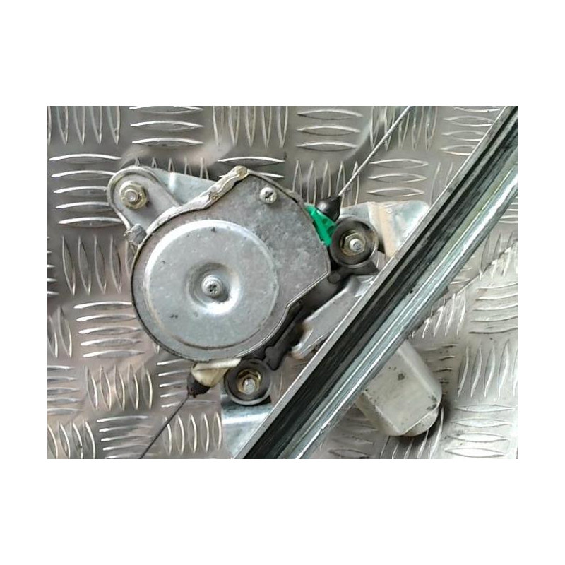 Leve vitre electrique avant droit RENAULT TRAFIC 2 PHASE 1 d’occasion