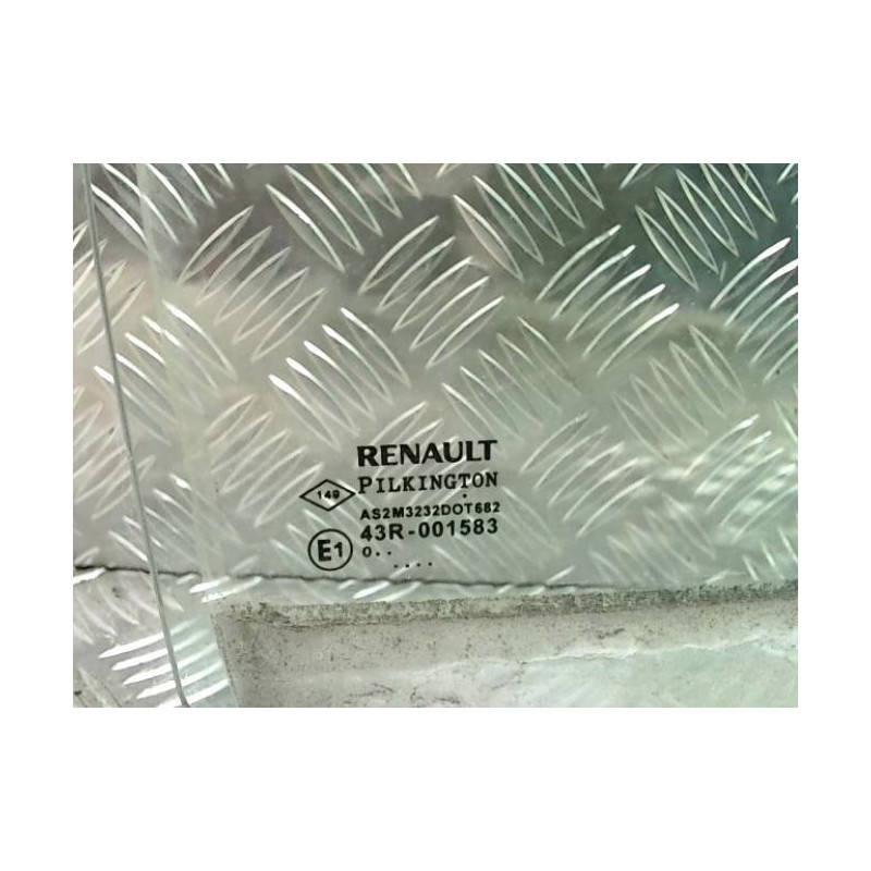 Vitre avant droit RENAULT TWINGO 2 PHASE 1 d’occasion