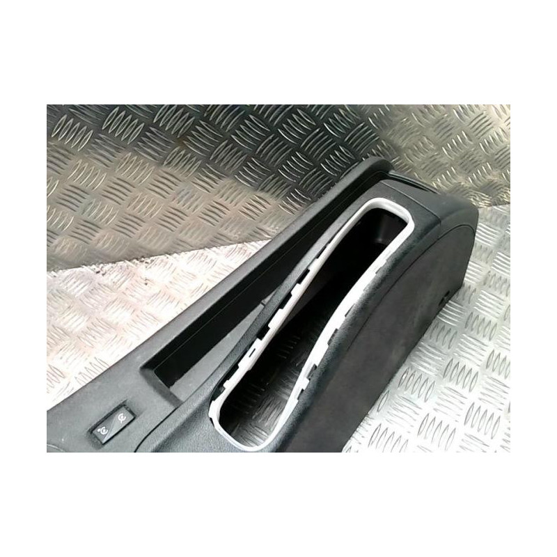 Console central (interieur plastique) RENAULT MEGANE 3 PHASE 3 d’occasion