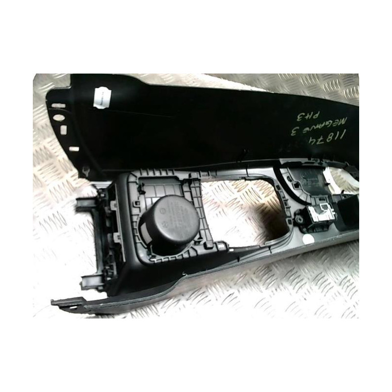 Console central (interieur plastique) RENAULT MEGANE 3 PHASE 3 d’occasion