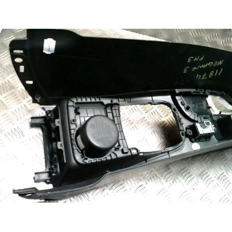 Console central (interieur plastique) RENAULT MEGANE 3 PHASE 3 d’occasion