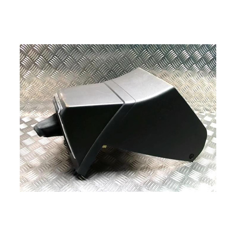 Console central (interieur plastique) TOYOTA COROLLA VERSO 2 PHASE 2 d’occasion
