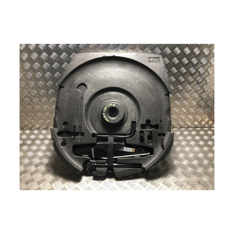 Cric (Ensemble depannage) RENAULT CAPTUR 2 PHASE 1 d’occasion