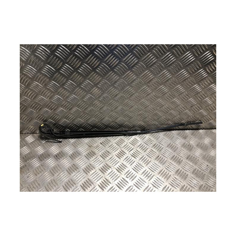 Bras essuie glace avant droit CITROEN C4 CACTUS d’occasion