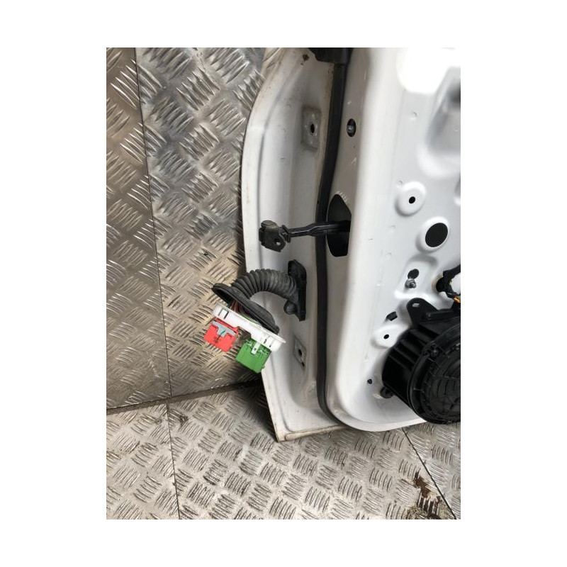 Porte avant droit OPEL CORSA F PHASE 1 d’occasion
