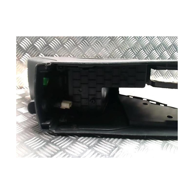 Console central (interieur plastique) RENAULT MEGANE 3 PHASE 1 COUPE d’occasion