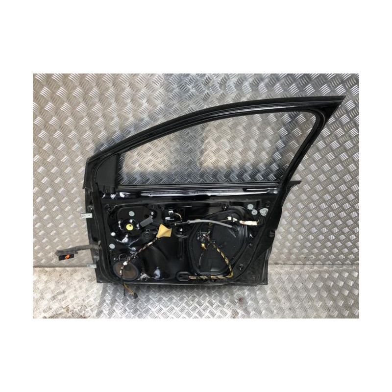 Porte avant droit VOLKSWAGEN POLO 5 PHASE 1 d’occasion