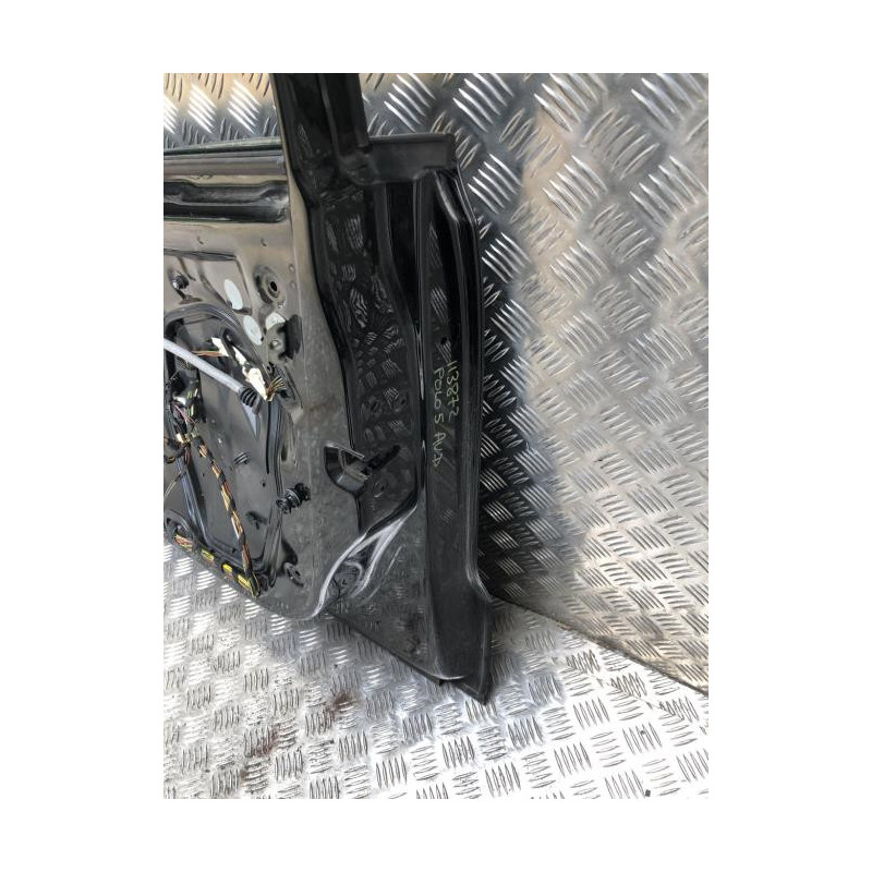 Porte avant droit VOLKSWAGEN POLO 5 PHASE 1 d’occasion