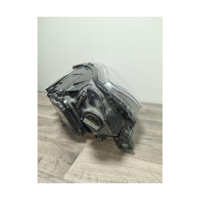 Optique avant principal droit (feux)(phare) AUDI A6 3 AVANT PHASE 1 BREAK d’occasion