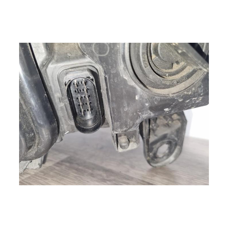 Optique avant principal droit (feux)(phare) AUDI A6 3 AVANT PHASE 1 BREAK d’occasion