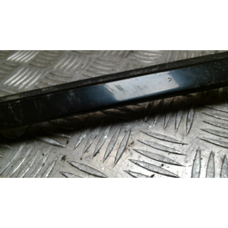 Baguette de porte avant gauche MERCEDES CLASSE C 203 COUPE SPORT PHASE 1 d’occasion